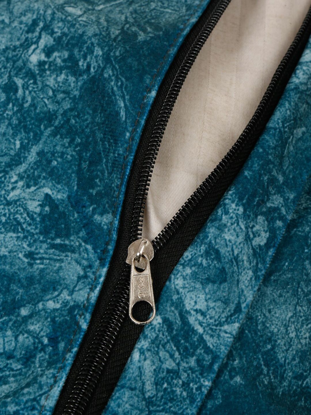 HOSTA HOMES Sarung Kusyen Persegi Baldu Bunga Berwarna Biru & Emas 2 Keping