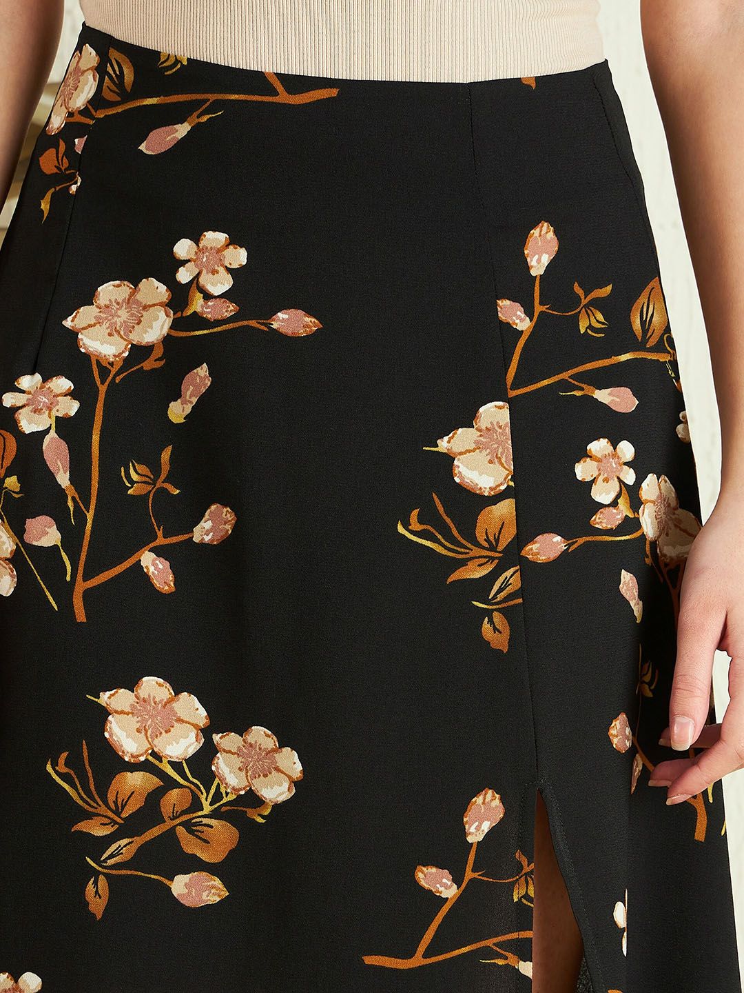 Berrylush Black Beige Floral Printed High Rise Side Slit A-line Maxi Skirt