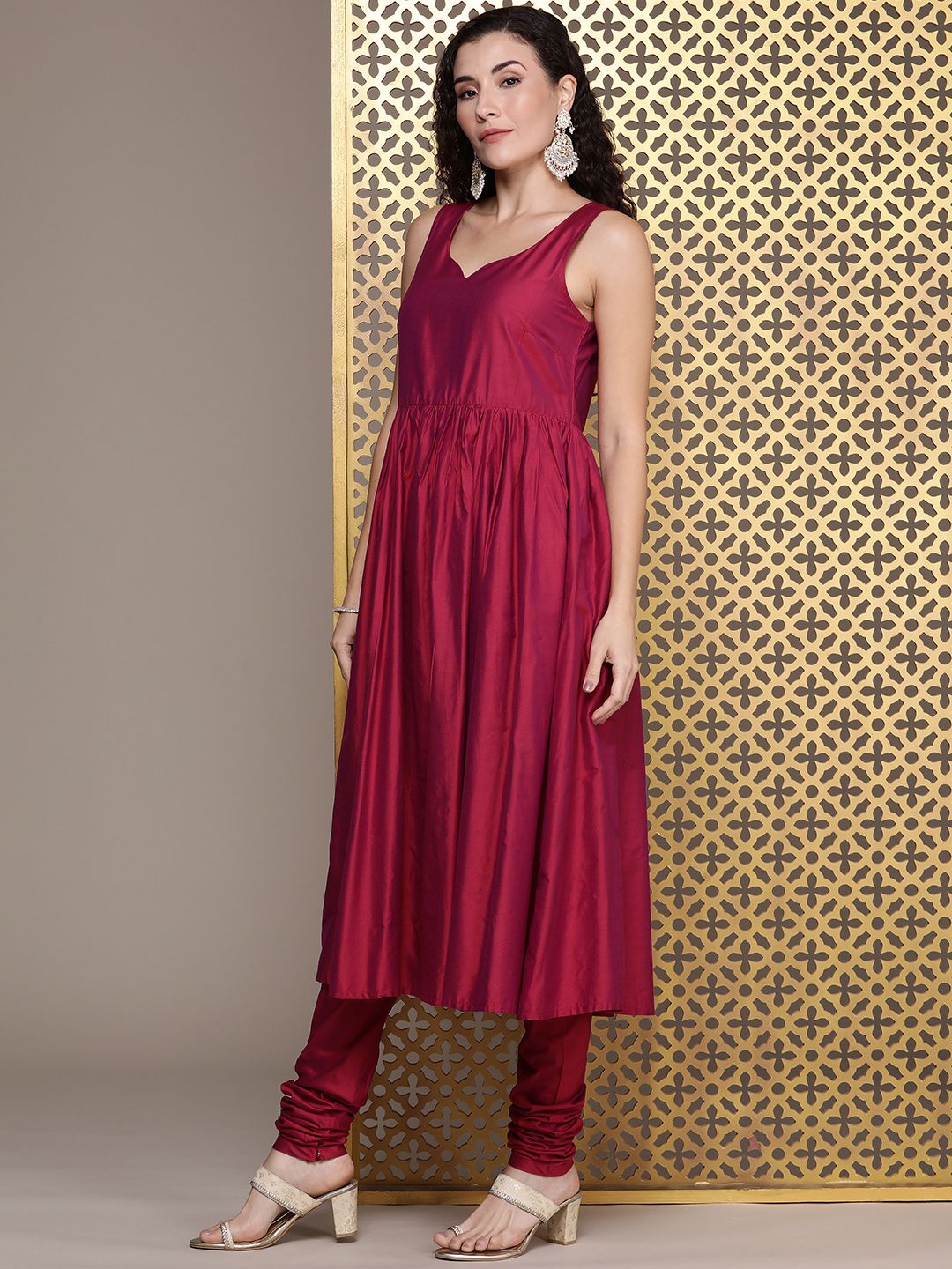 House of Pataudi Women Jashn Kurta With Churidar & Dupatta