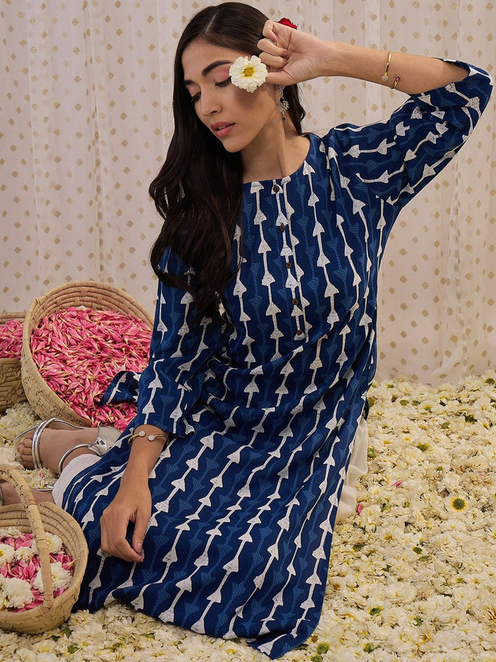 Indo Era Floral Printed Round Neck Three-Quarter Sleeves Straight Kurta