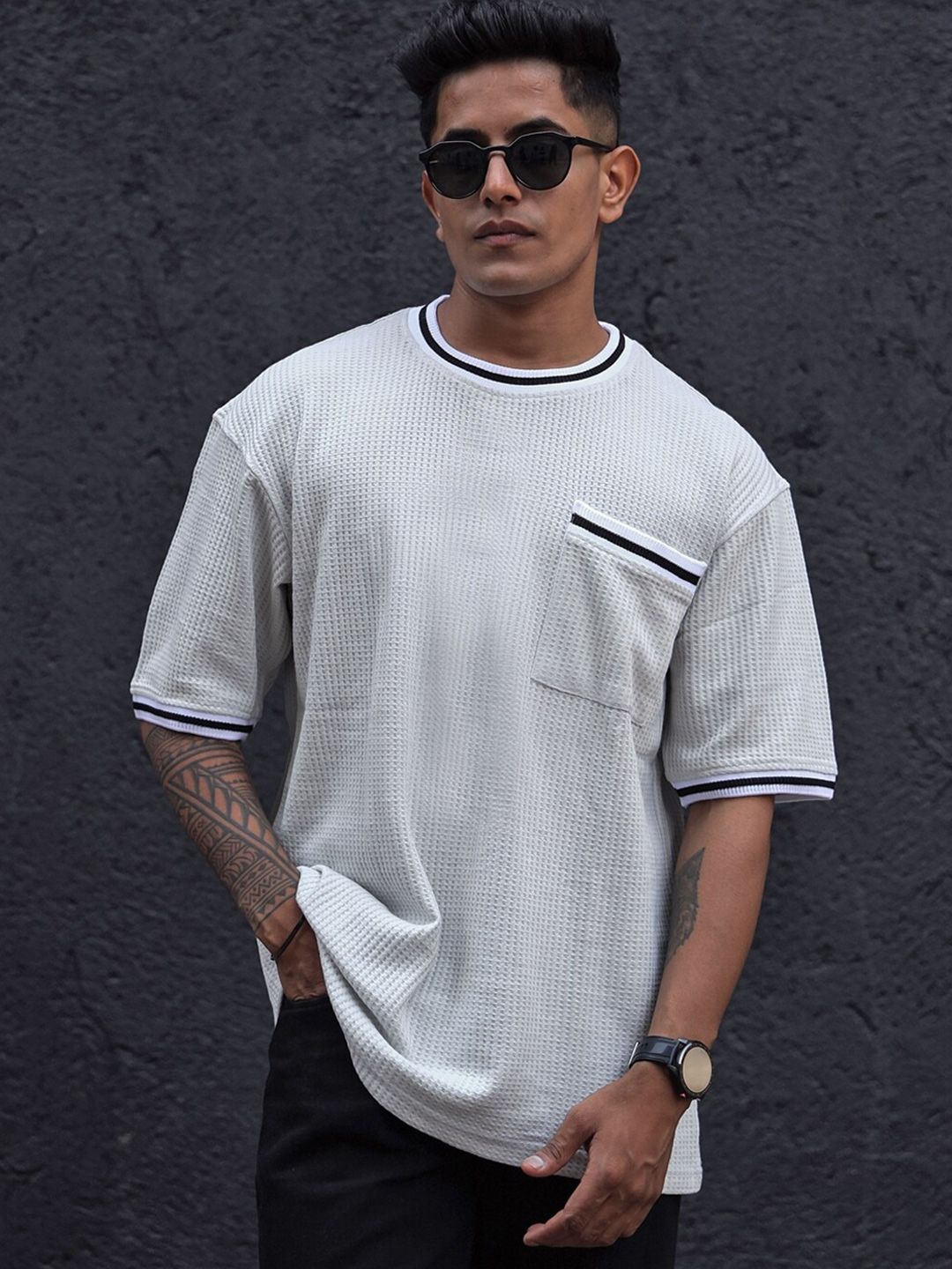 Powerlook Men Pockets Round Neck Solid Oversized T-shirt