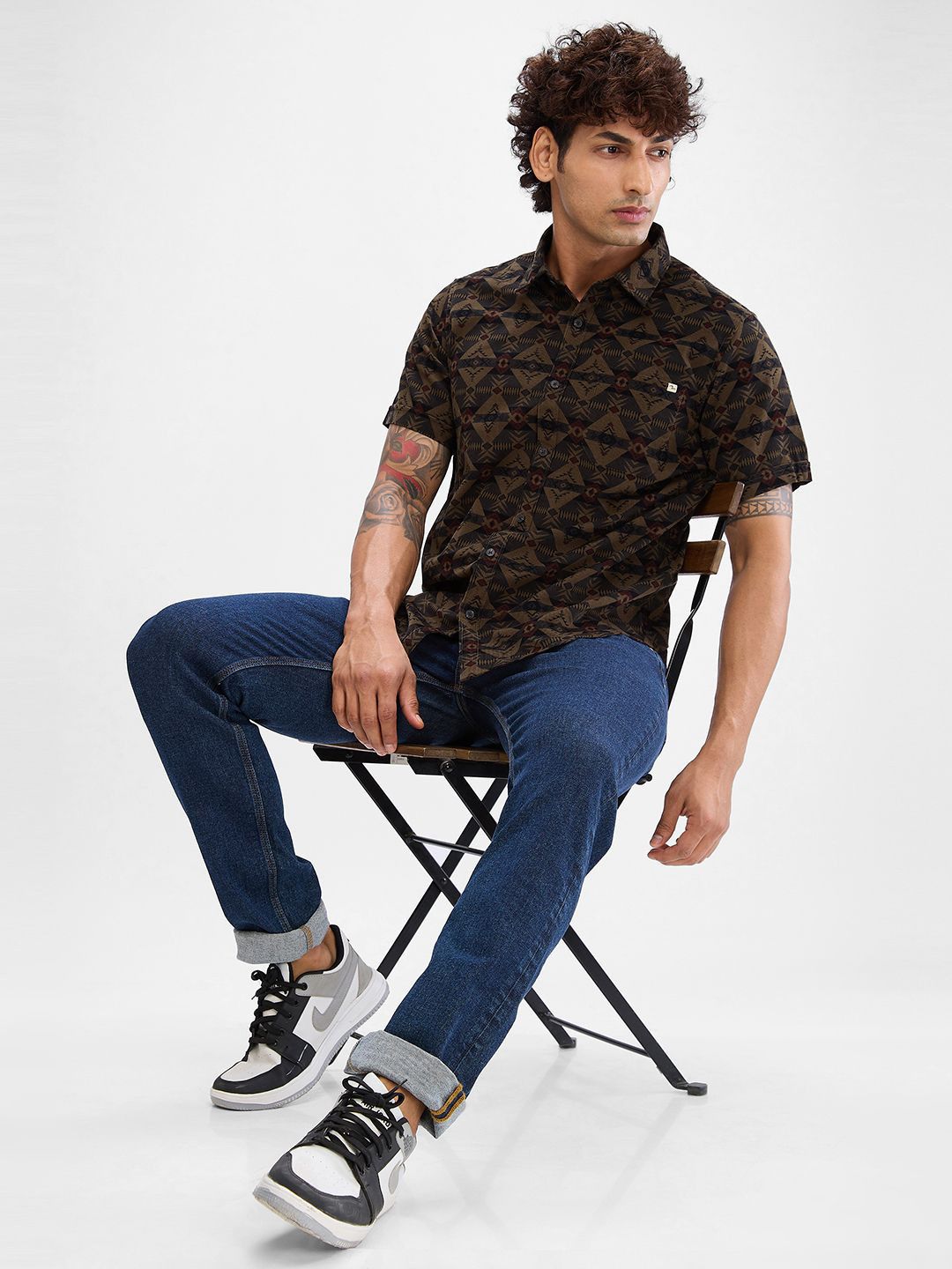 Spykar Men Slim Fit Abstract Opaque Dicetak Baju Kasual