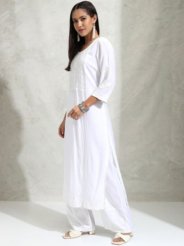 Vishudh White Floral Embroidered Thread Work Straight Kurta With Palazzos