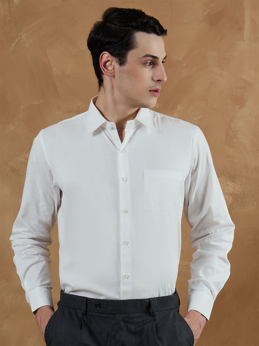 DENNISON Men White Comfort Fit Solid Formal Shirt