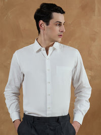 DENNISON Men White Comfort Fit Solid Formal Shirt
