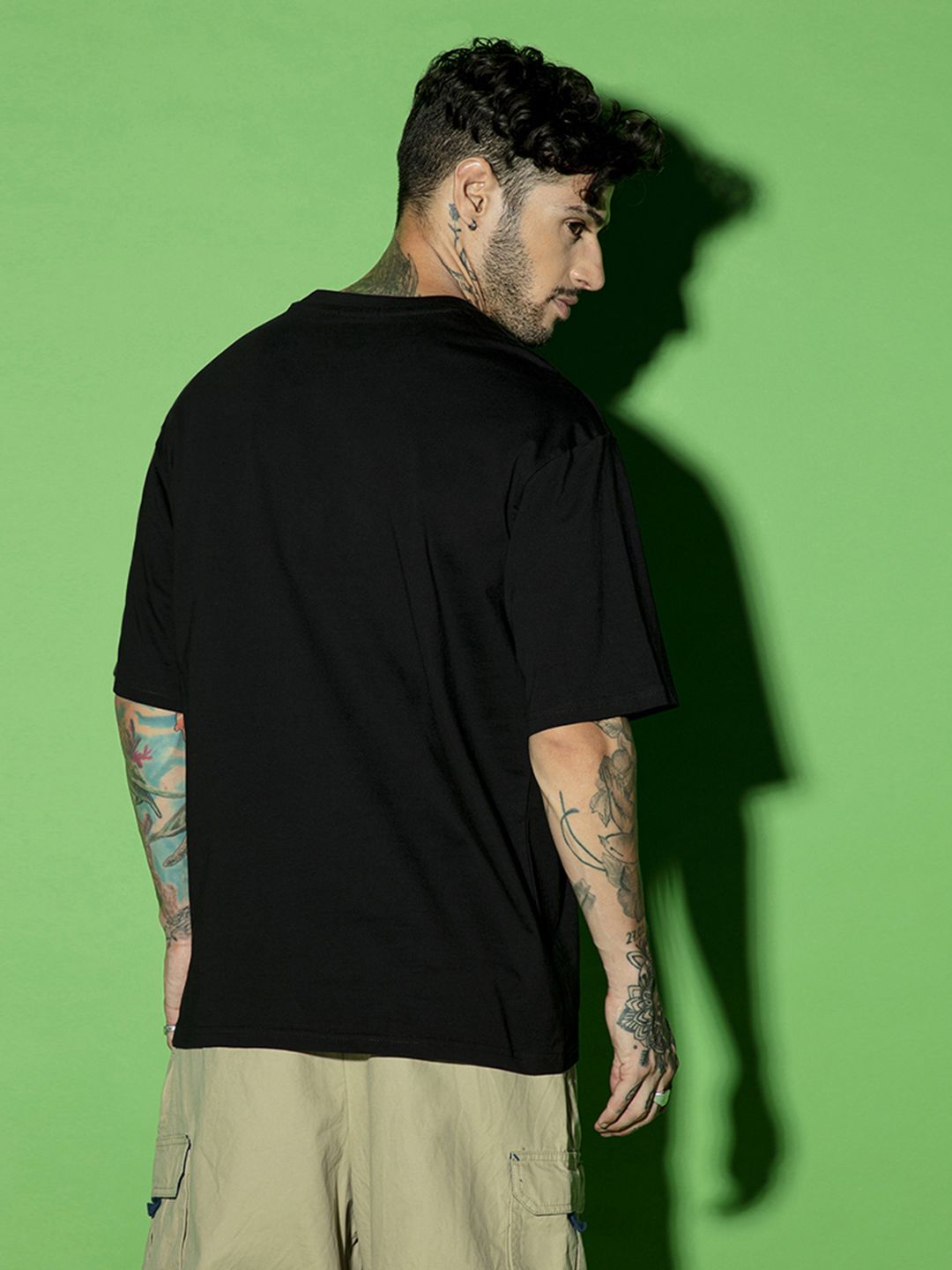 Bewakoof Men Black Solid Oversized T-shirt