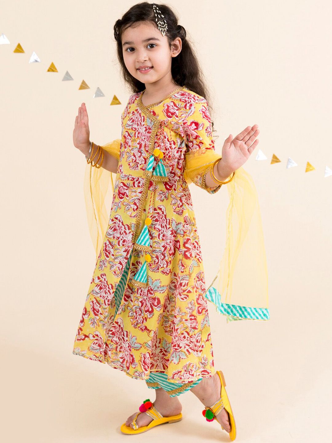 pspeaches Girls Yellow Floral Printed Angrakha Pure Cotton Kurta with Trousers & With Dupatta