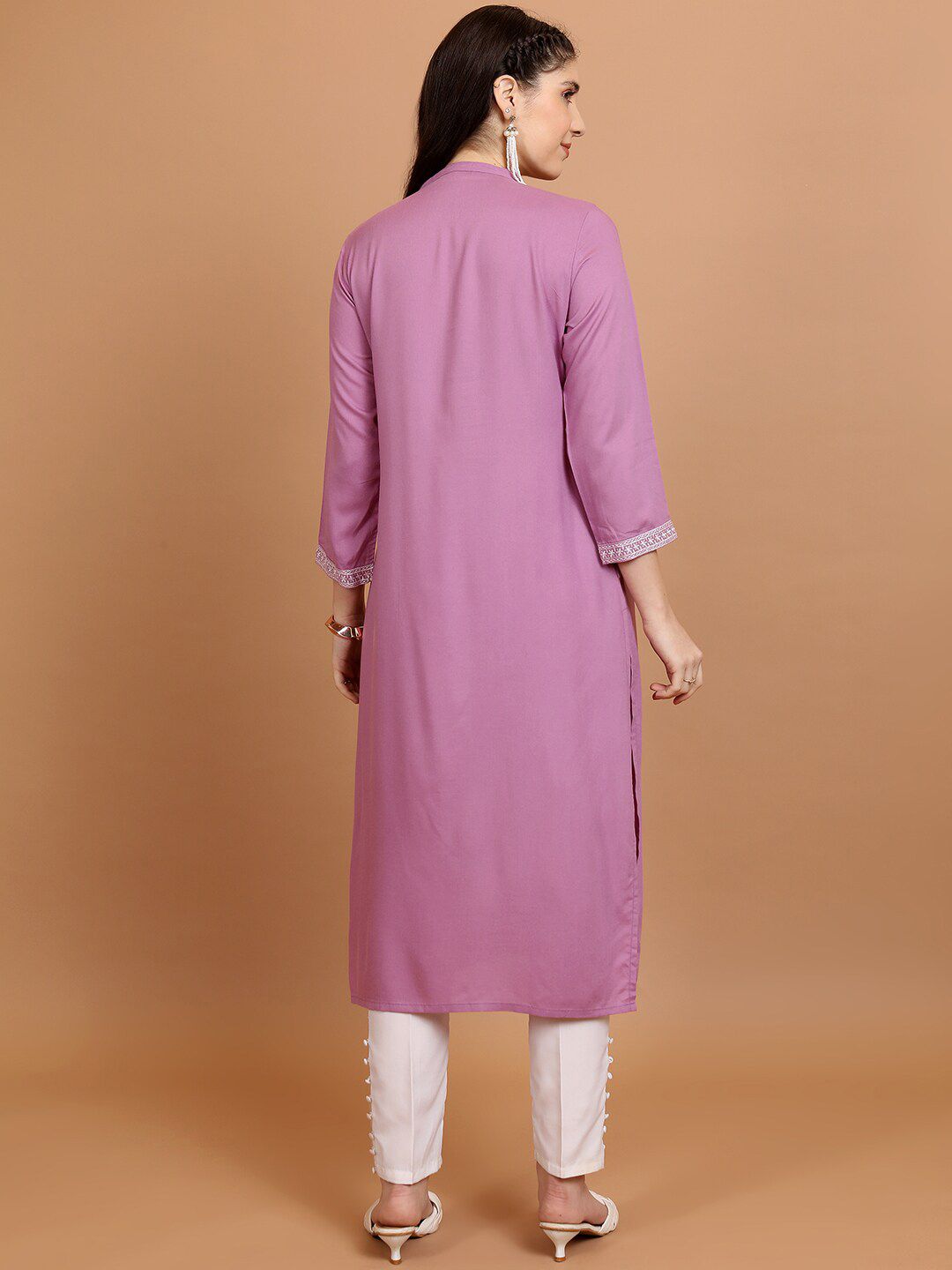 Vishudh Floral Embroidered Straight Kurta