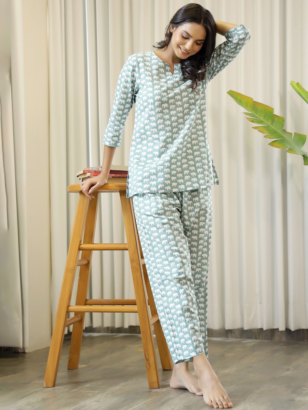 SANSKRUTIHOMES Women Green & White Printed Pure Cotton Night suit