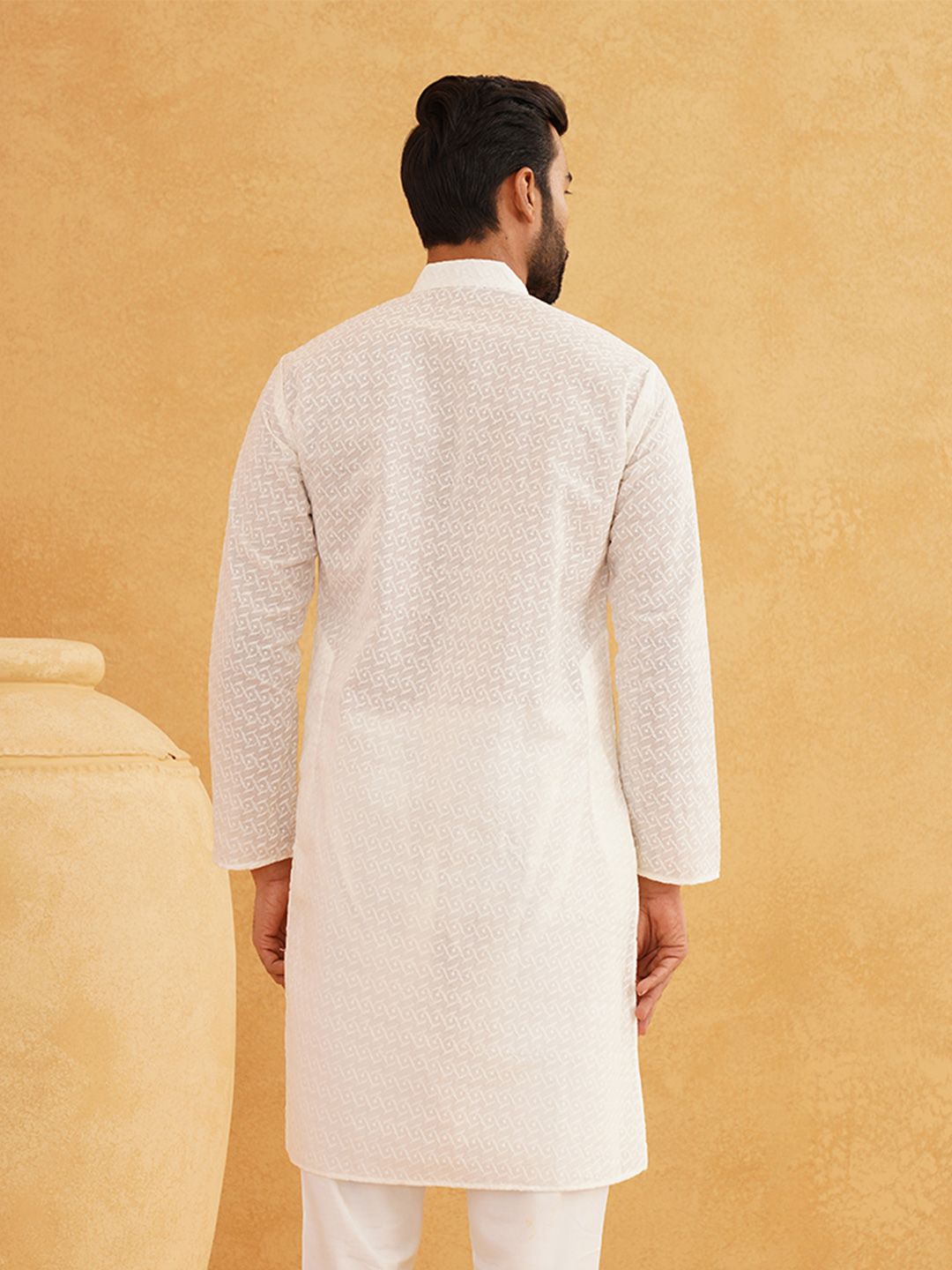 SOJANYA Men Cream-Coloured Thread Work Kurta
