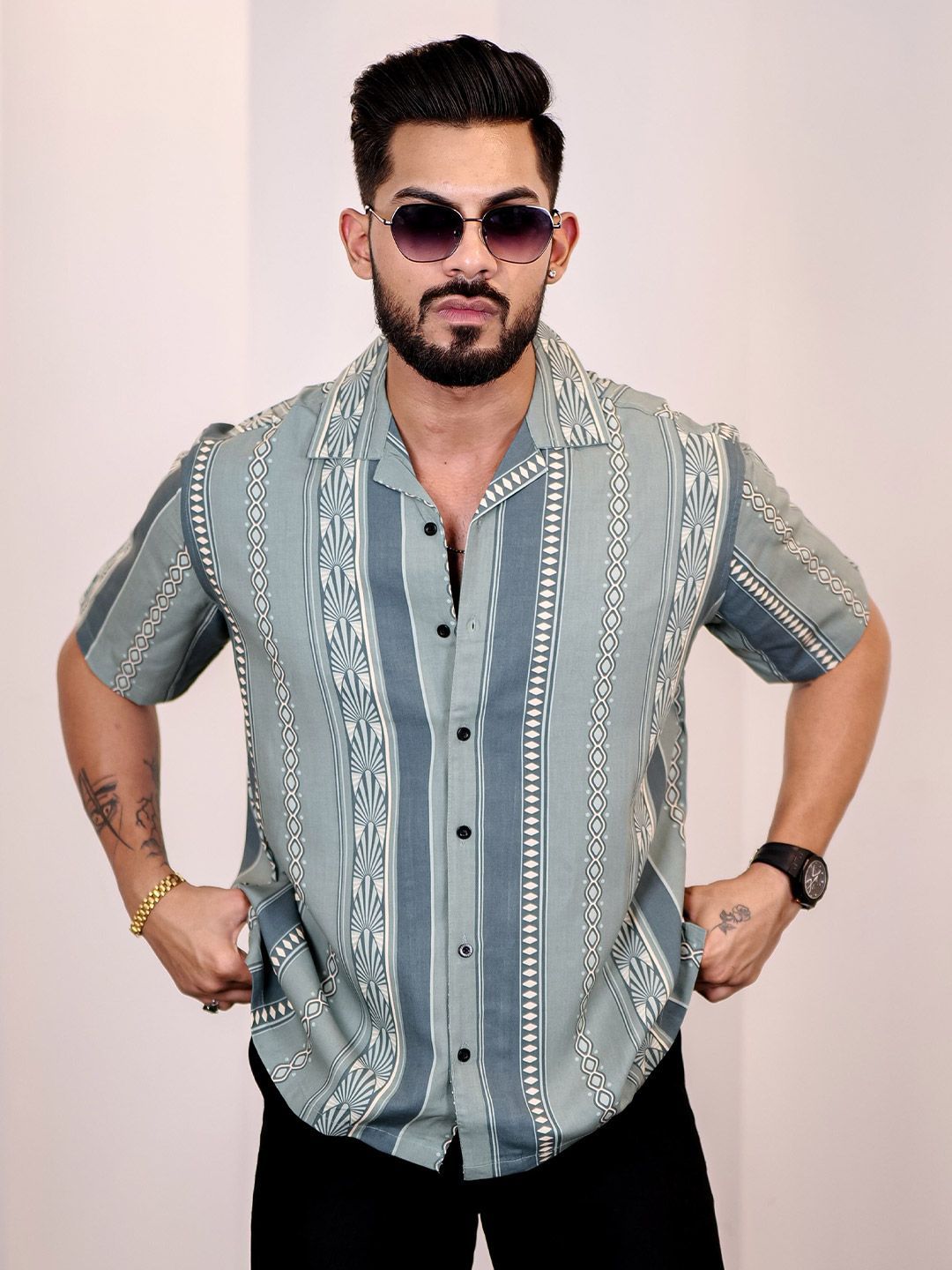 Eszett Abstract Printed Spread Collar Casual Shirt