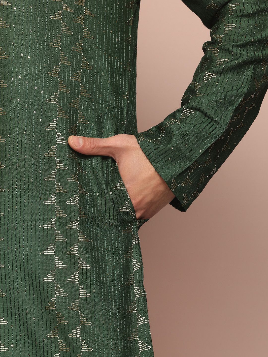 Lihat Reka Bentuk Lelaki Bersulam Sulaman Chanderi Silk Kurta dengan Piyama