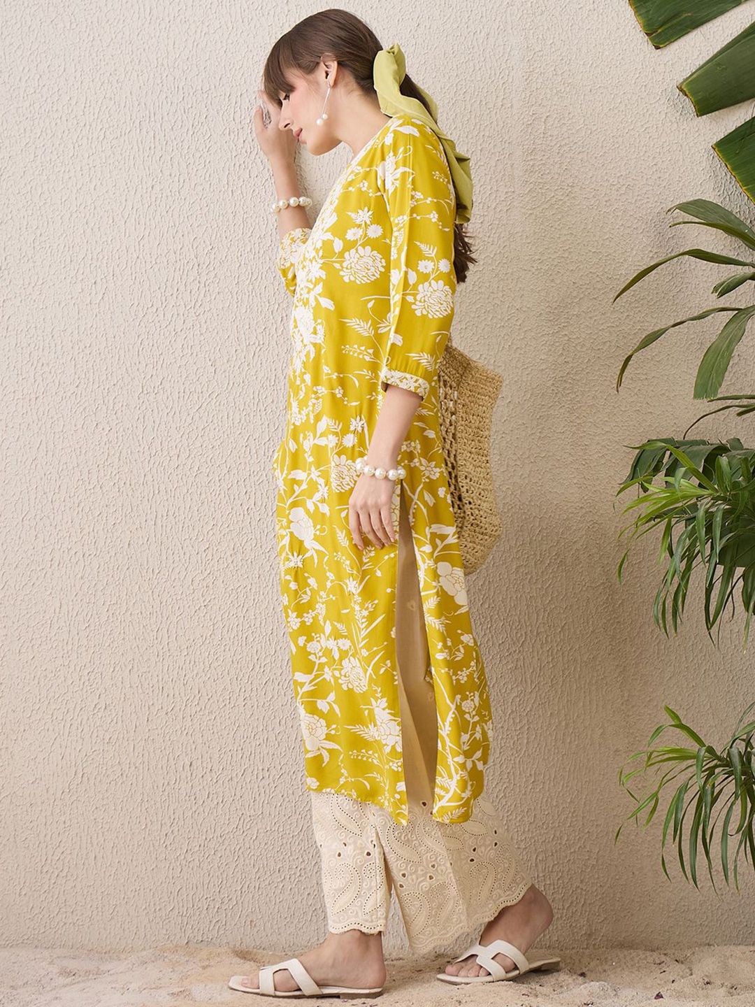 Indo Era Floral Embroidered Thread Work Straight Kurta