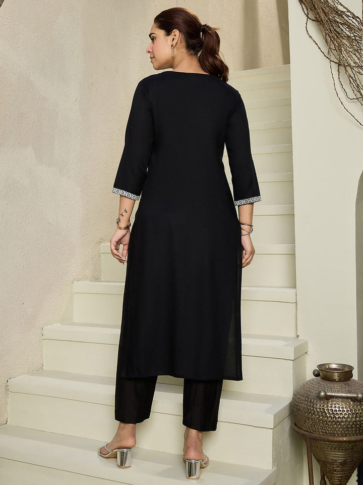 Indo Era Floral Embroidered Round Neck Straight Kurta