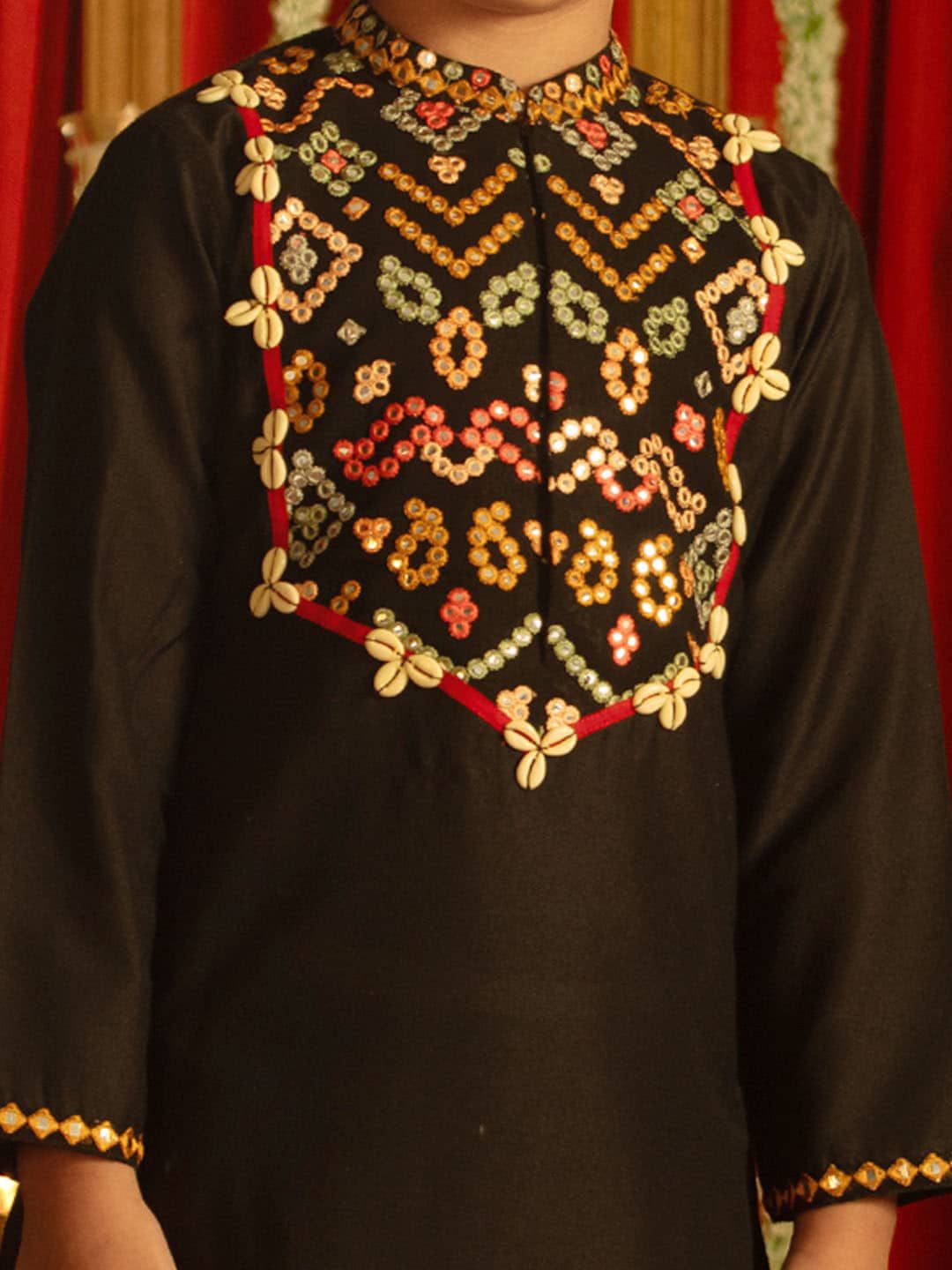 VASTRAMAY Boys Floral Embroidered Regular Mirror Work Straight Kurta With Dhoti Pants