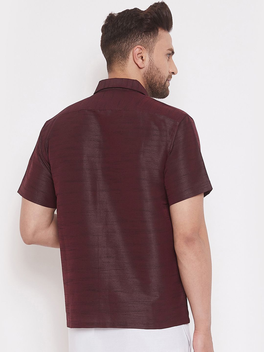 VASTRAMAY Men Burgundy Regular Fit Solid Casual Shirt