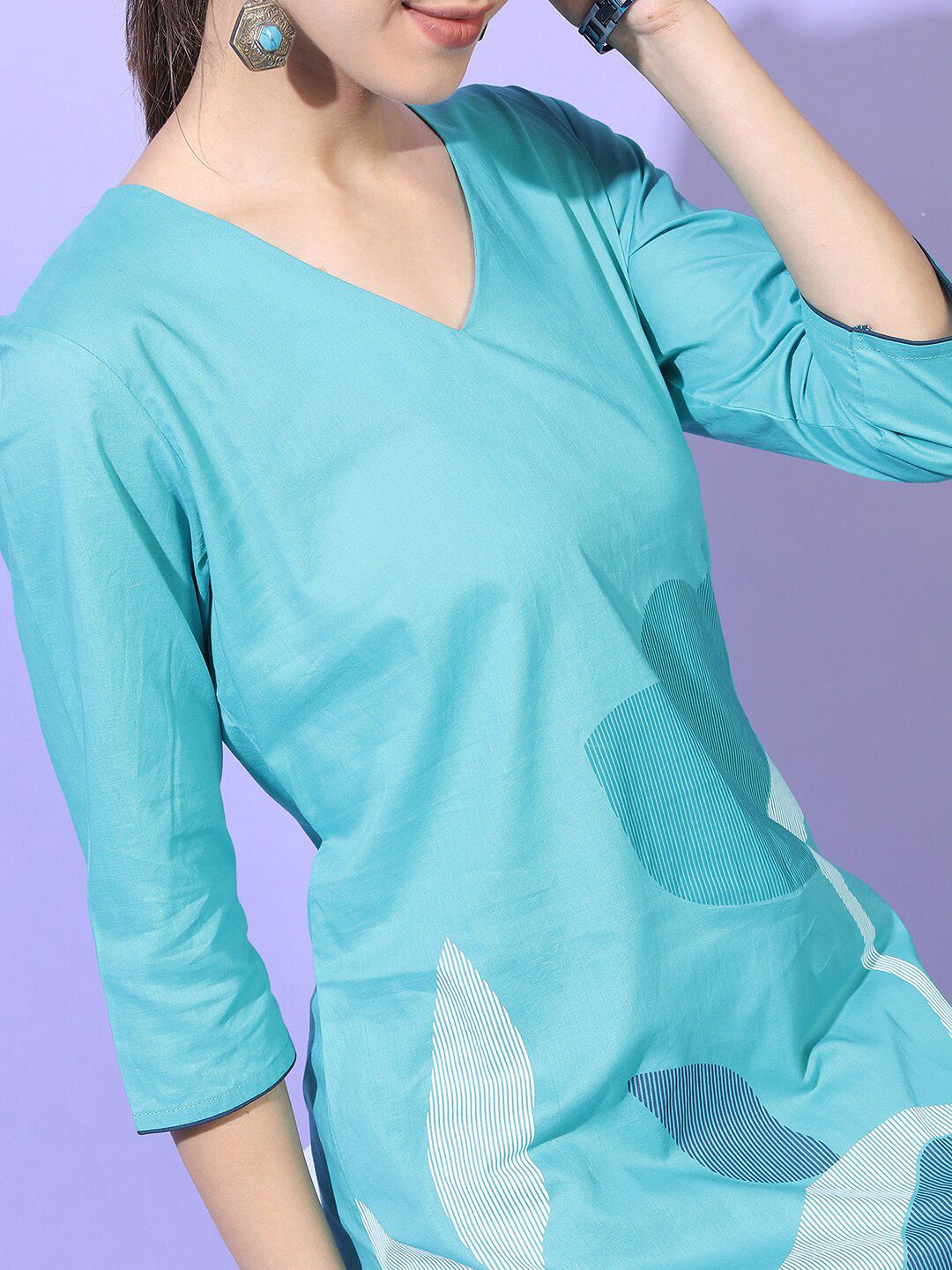 Vishudh Women Classy Blue Cotton Kurta