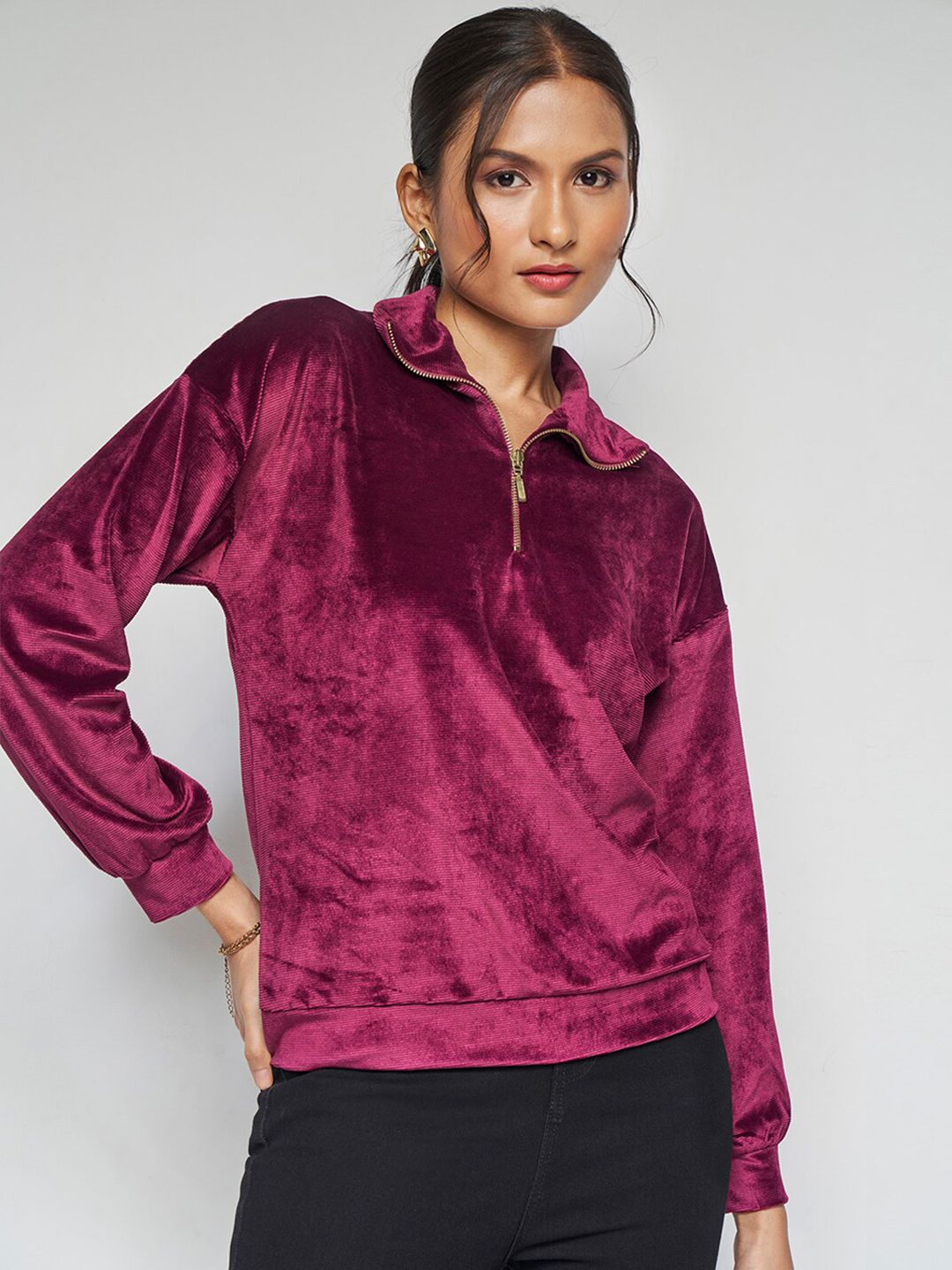 AND Shirt Collar Cuffed Sleeves Top