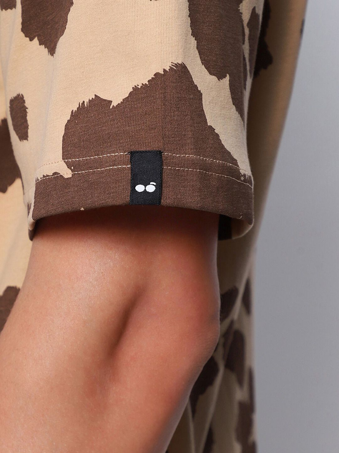 Bewakoof Brown Abstract Printed Round Neck Pure Cotton Oversized T-shirt