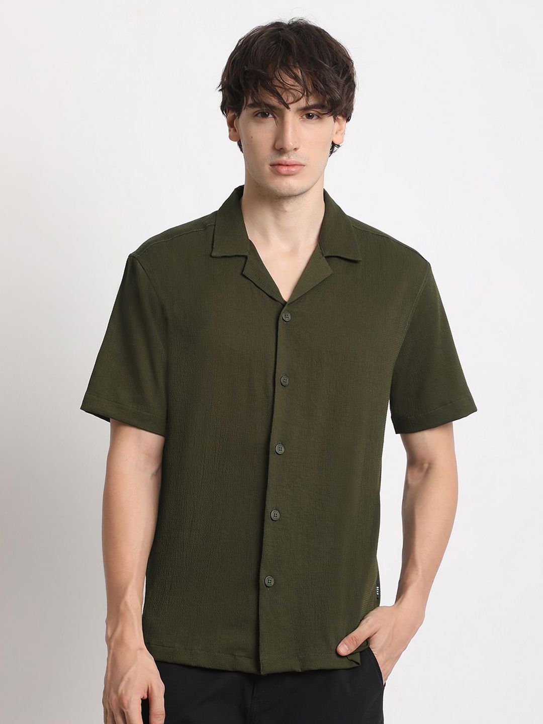 THE BEAR HOUSE Cuban Collar Seersucker Weave Casual Shirt