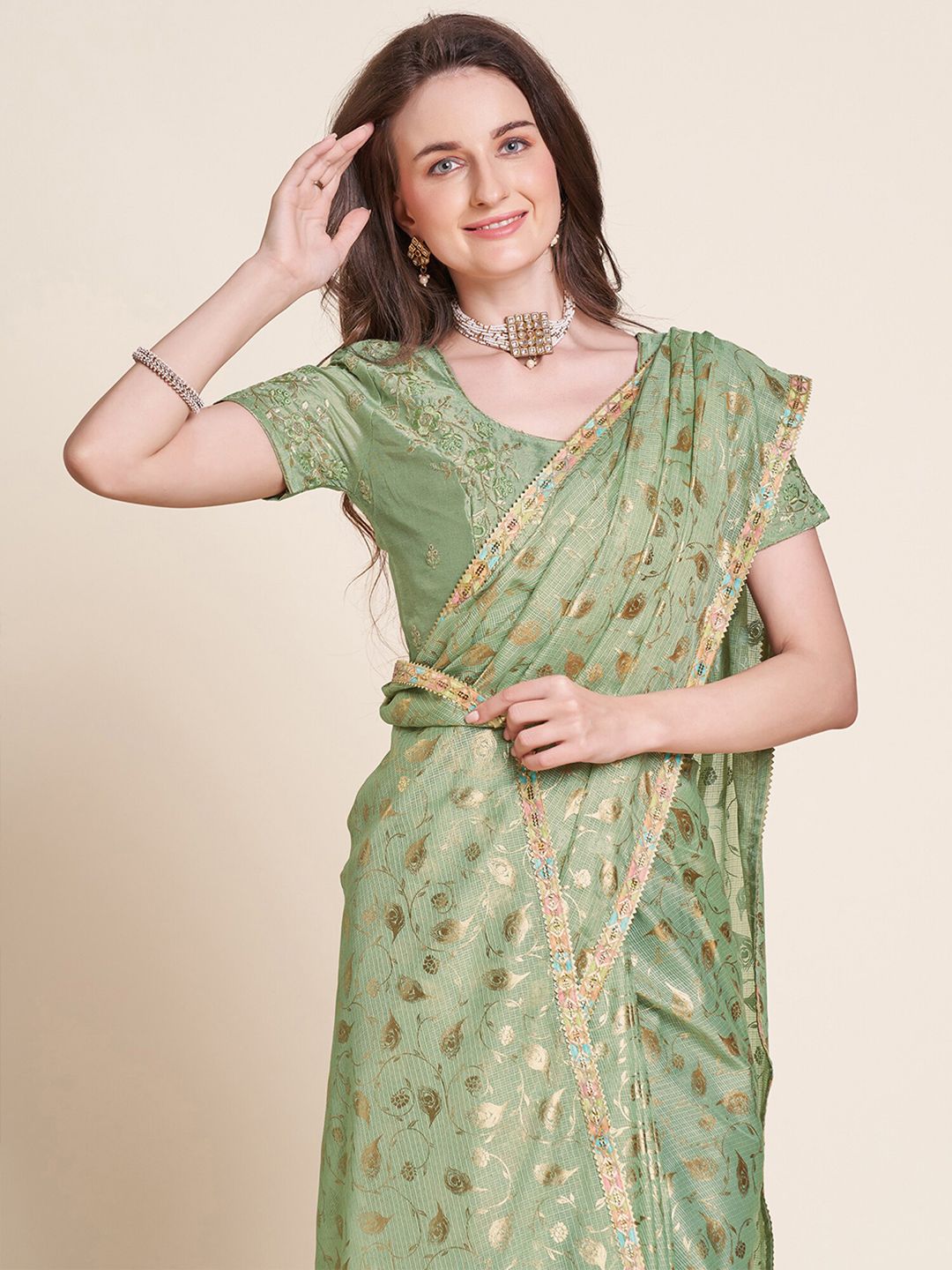 Saree mall Floral Printed Sequinned Sarees