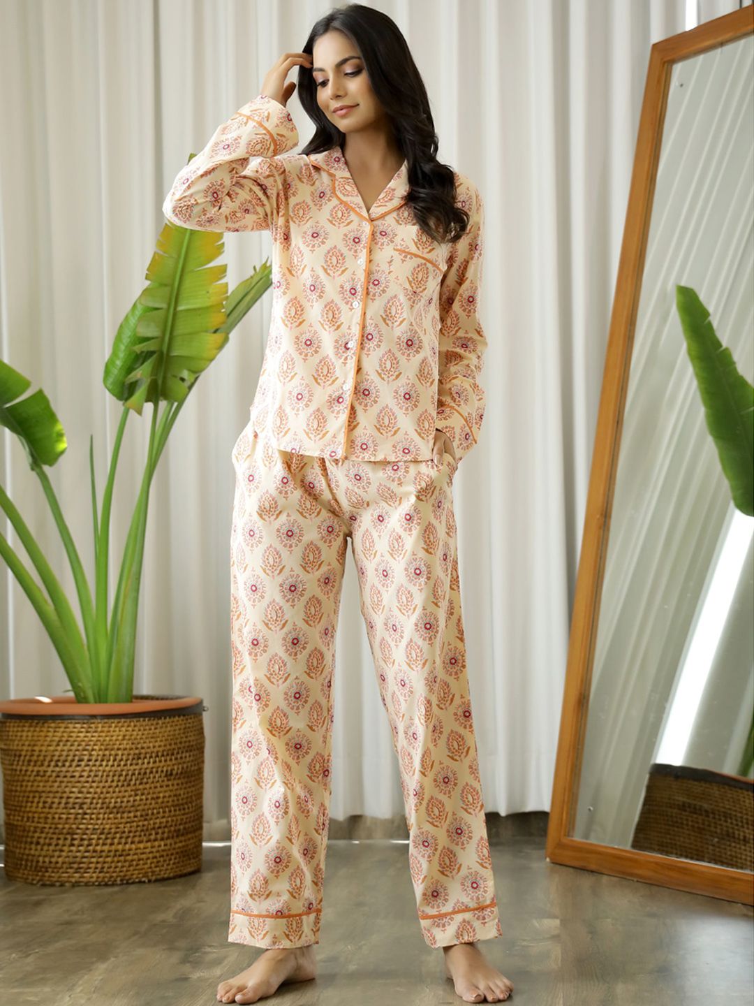 SANSKRUTIHOMES Women Cream-Coloured & Red Printed Pure Cotton Night suit