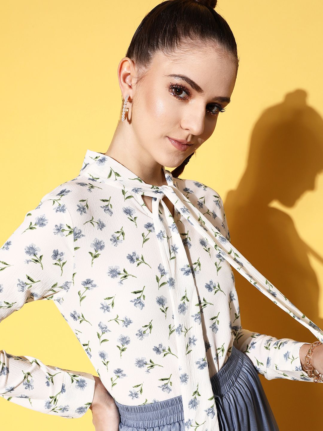 Berrylush White Floral Print Tie-Up Neck Crepe Top