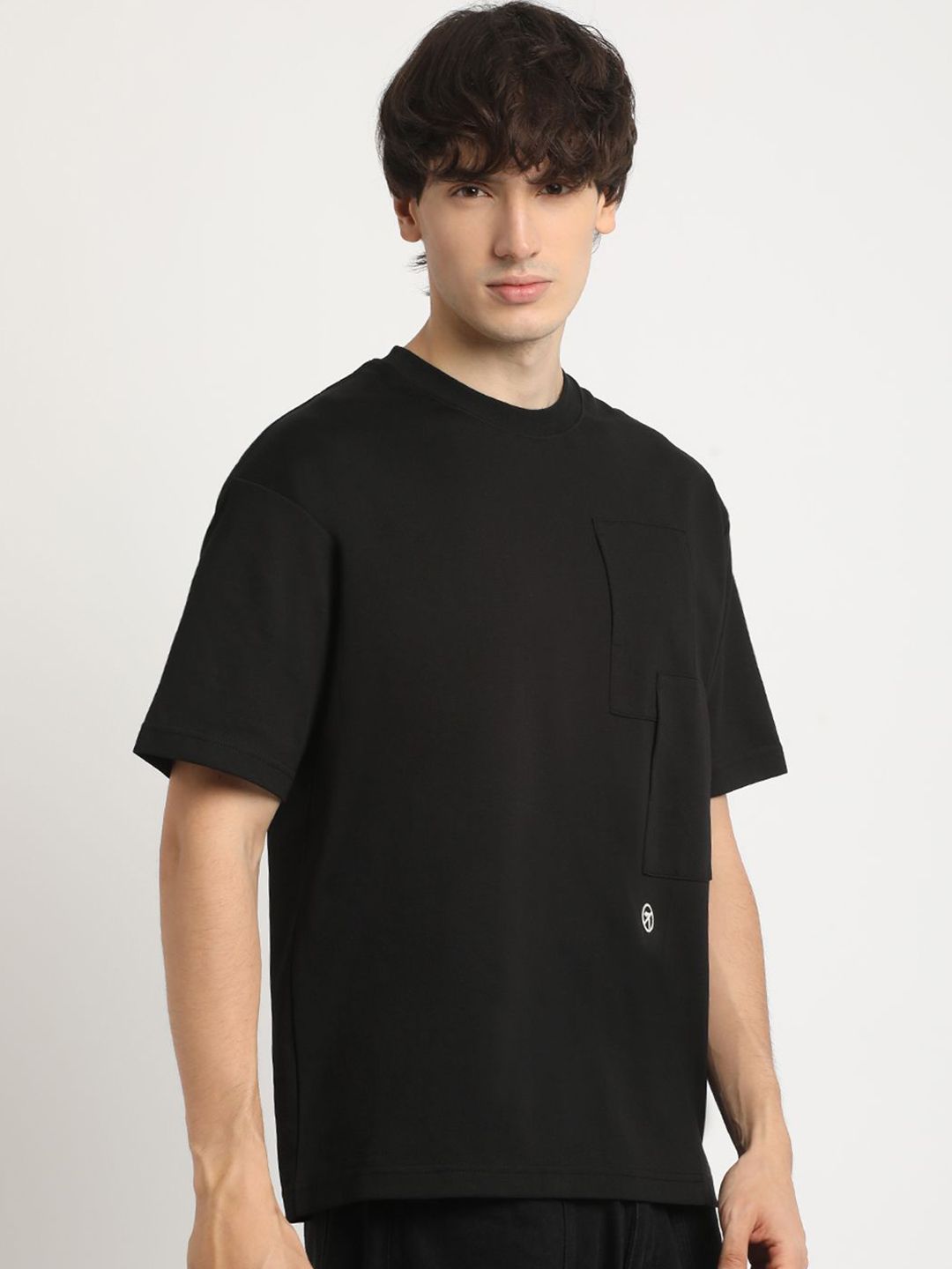 THE BEAR HOUSE Oversized Applique Design Crew Neck T-shirt