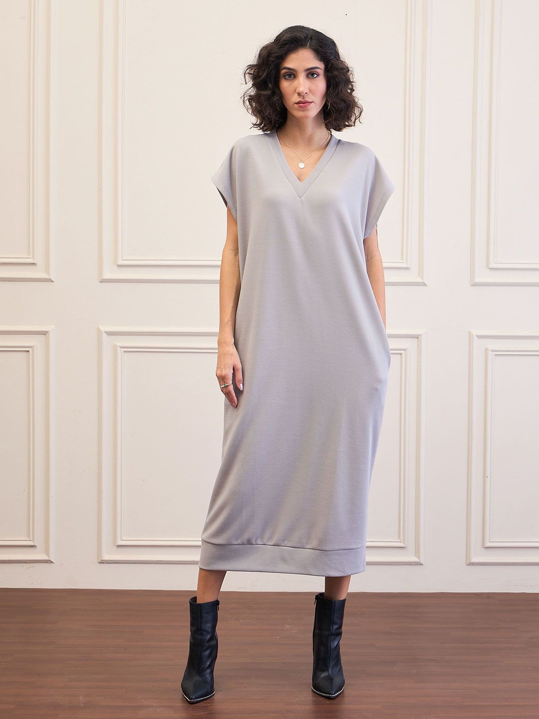 SASSAFRAS Women Midi V-Neck Sweater Dress