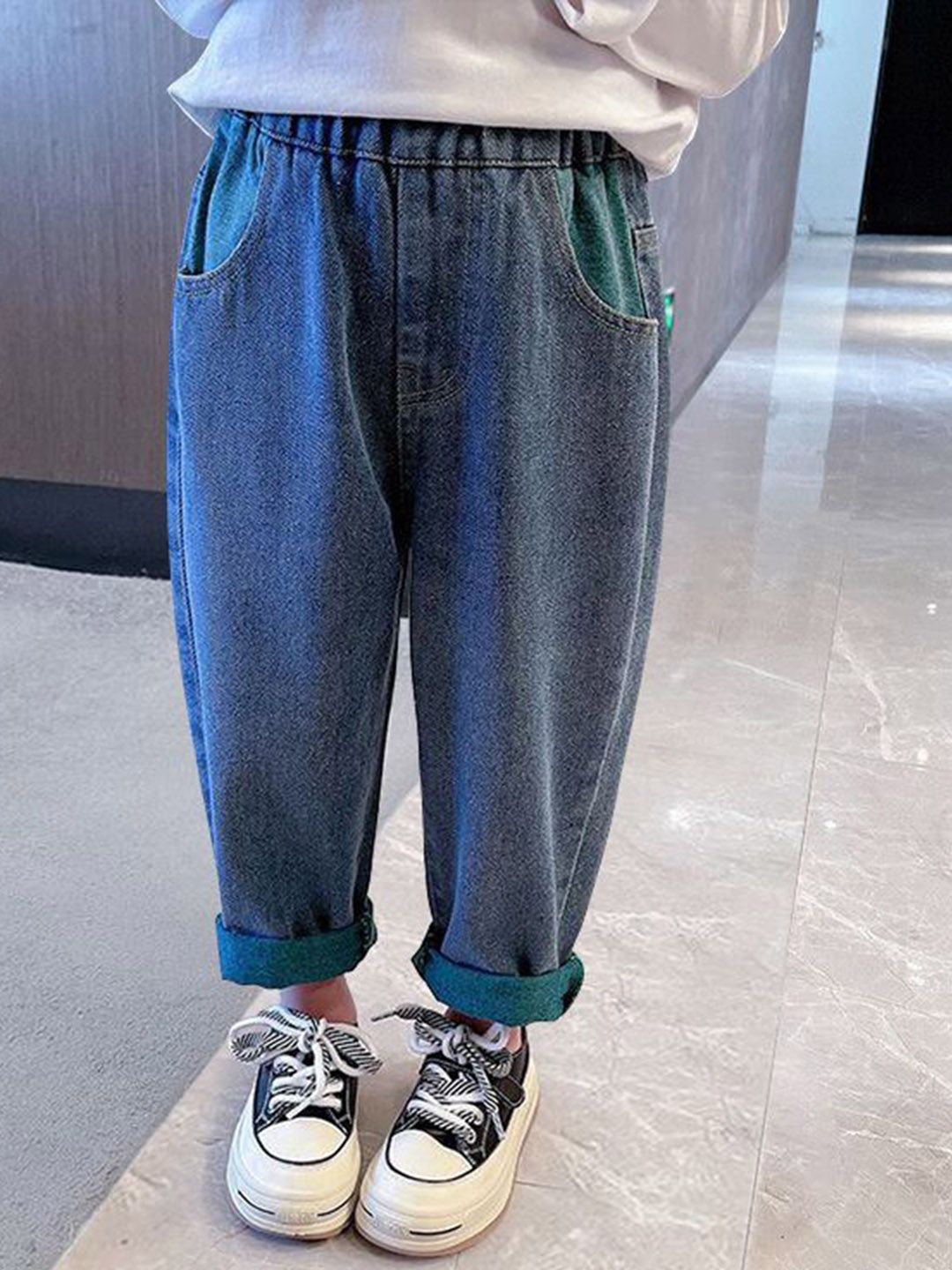 YK Girls Comfort Relaxed Fit High-Rise Light Fade Stretchable Jeans