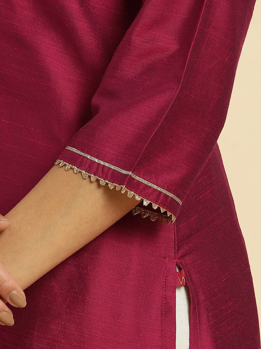 W Round Neck Floral Embroidered Straight Kurta