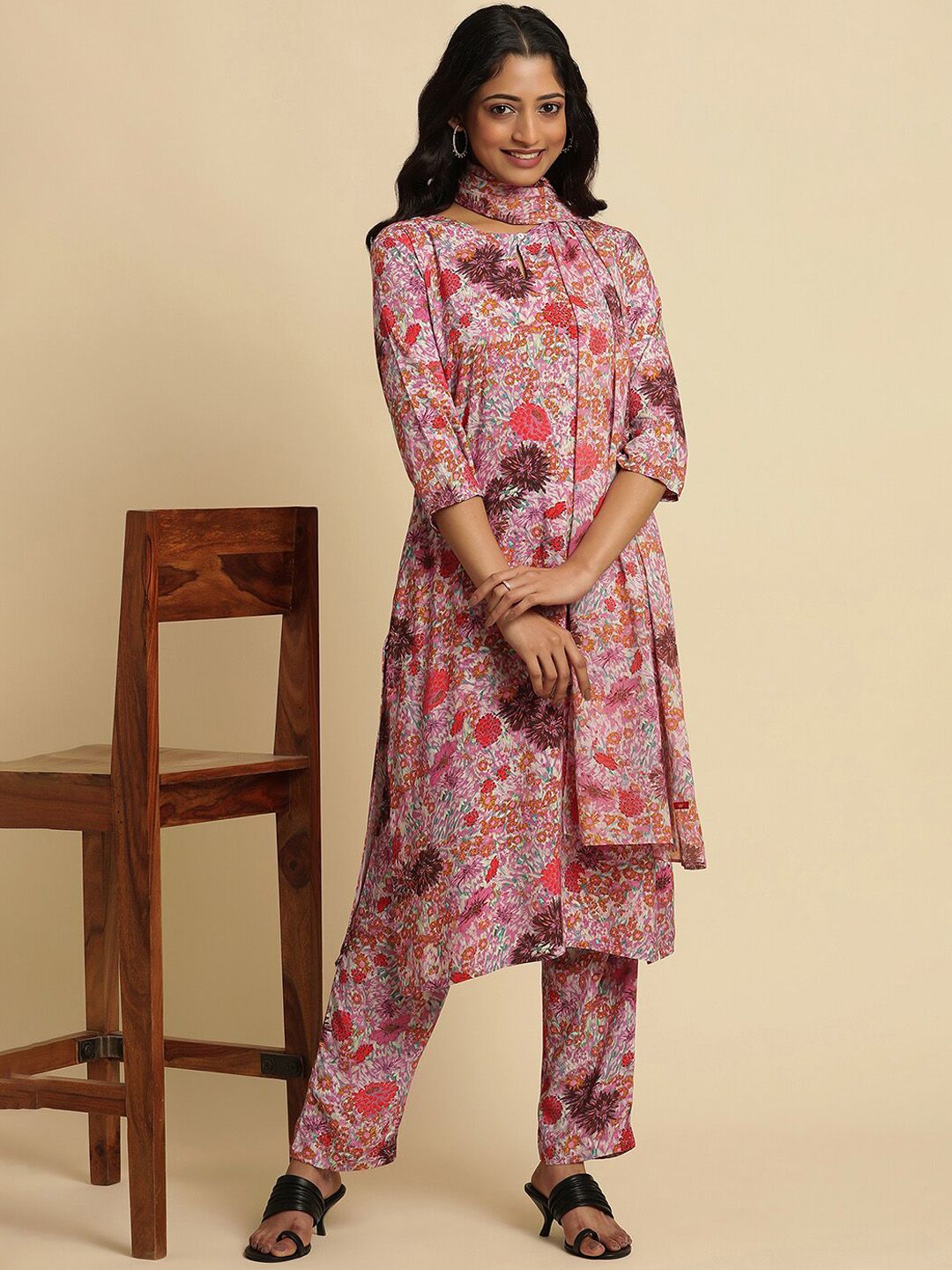W Pink Floral Printed Keyhole Neck Straight Kurta With Trousers & Dupatta