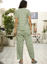 SANSKRUTIHOMES Women Printed Pure Cotton Night suit