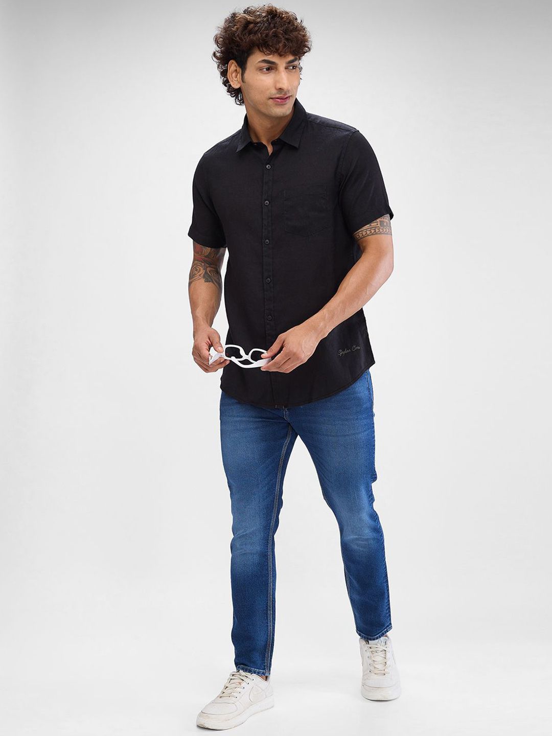 SPYKAR Men Solid Spread Collar Slim Fit Casual Shirt