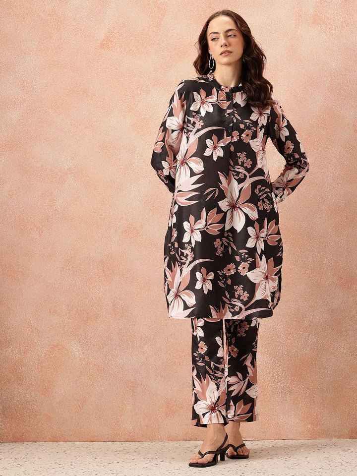 all about you Floral Printed Mandarin Collar Straight Kurta with Trousers