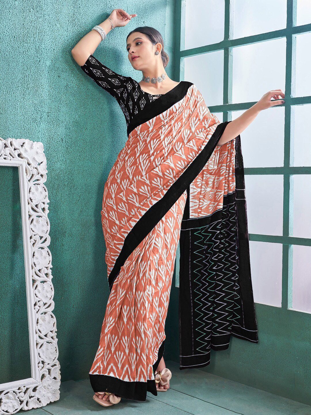 KALINI Ethnic Motifs Printed Poly Cotton Ikat Saree