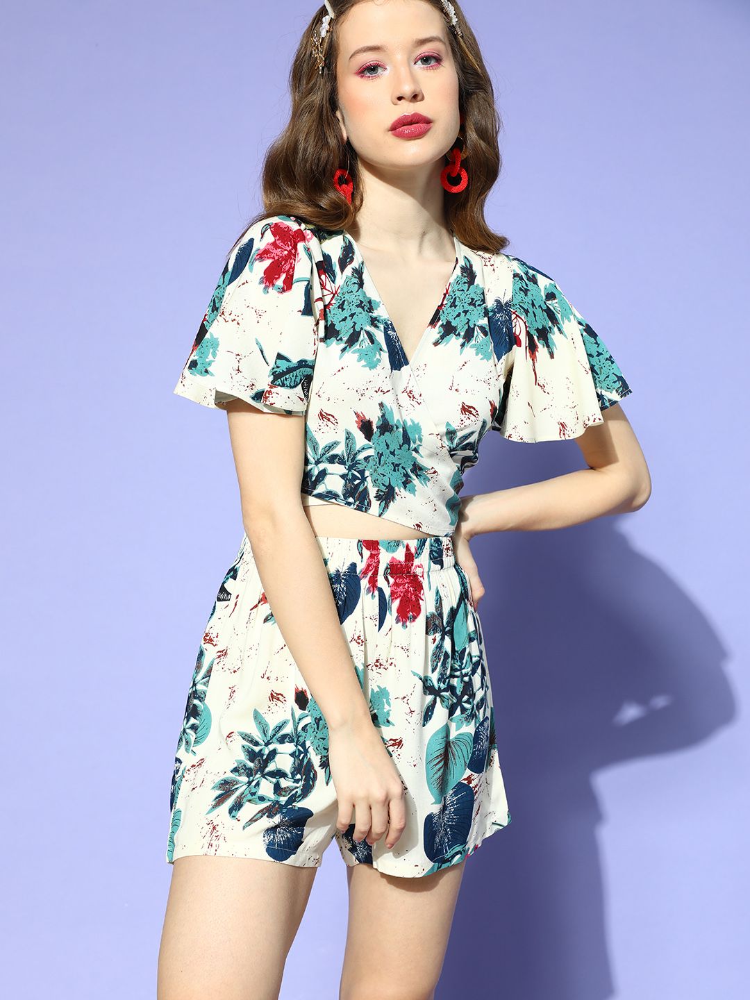 Berrylush Women Classy White Printed Top with Shorts