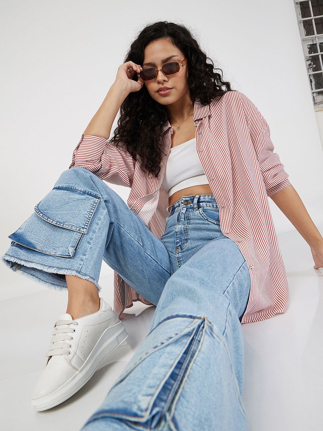 SASSAFRAS Women Straight Fit High-Rise Clean Look Light Fade Jeans