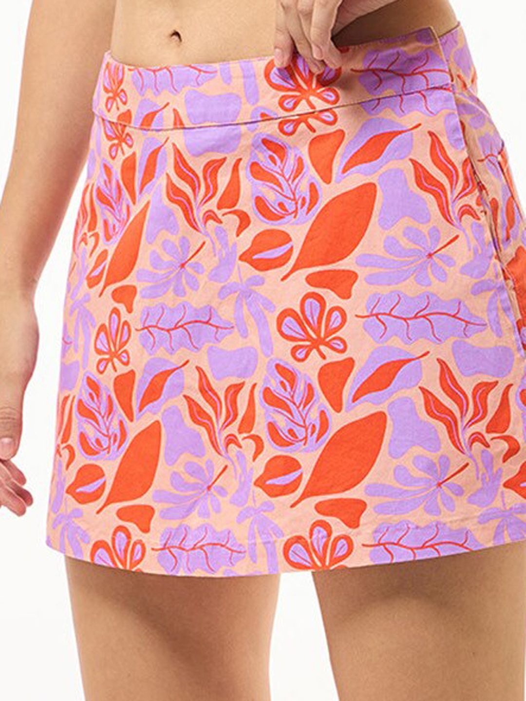 Bewakoof Women Floral Printed High-Rise Mini Shorts