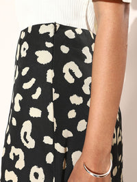 Berrylush Women Black Abstract Animal Printed Skirt