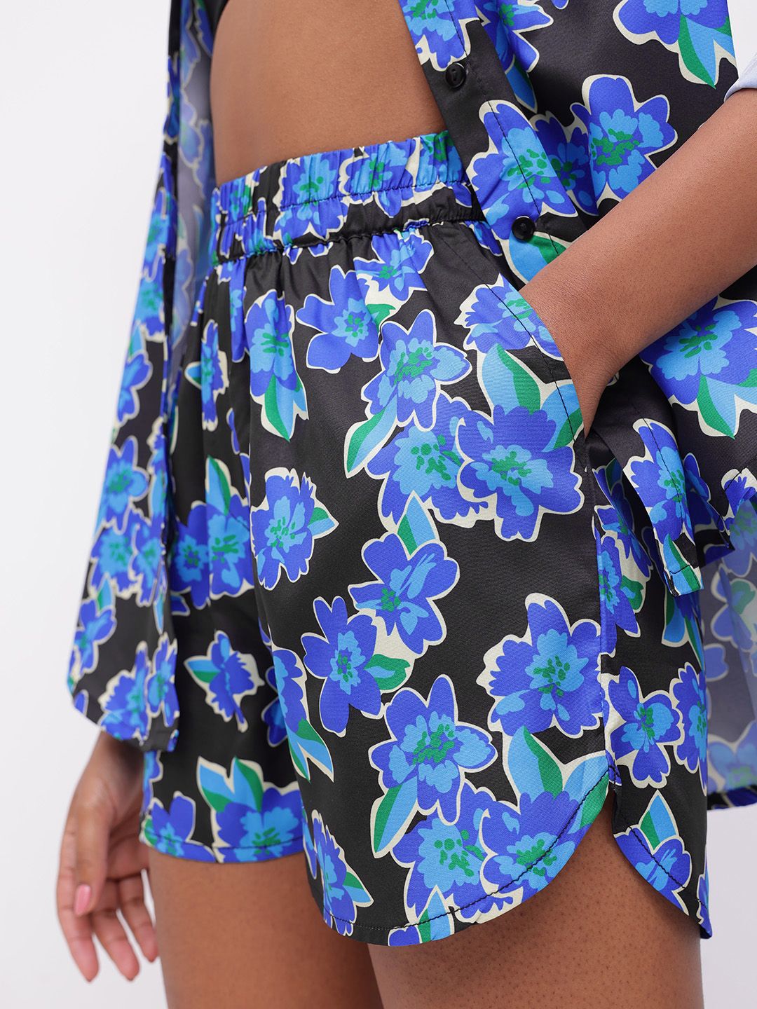 DressBerry Blooming Charm Floral Shirt & Shorts Co-ords