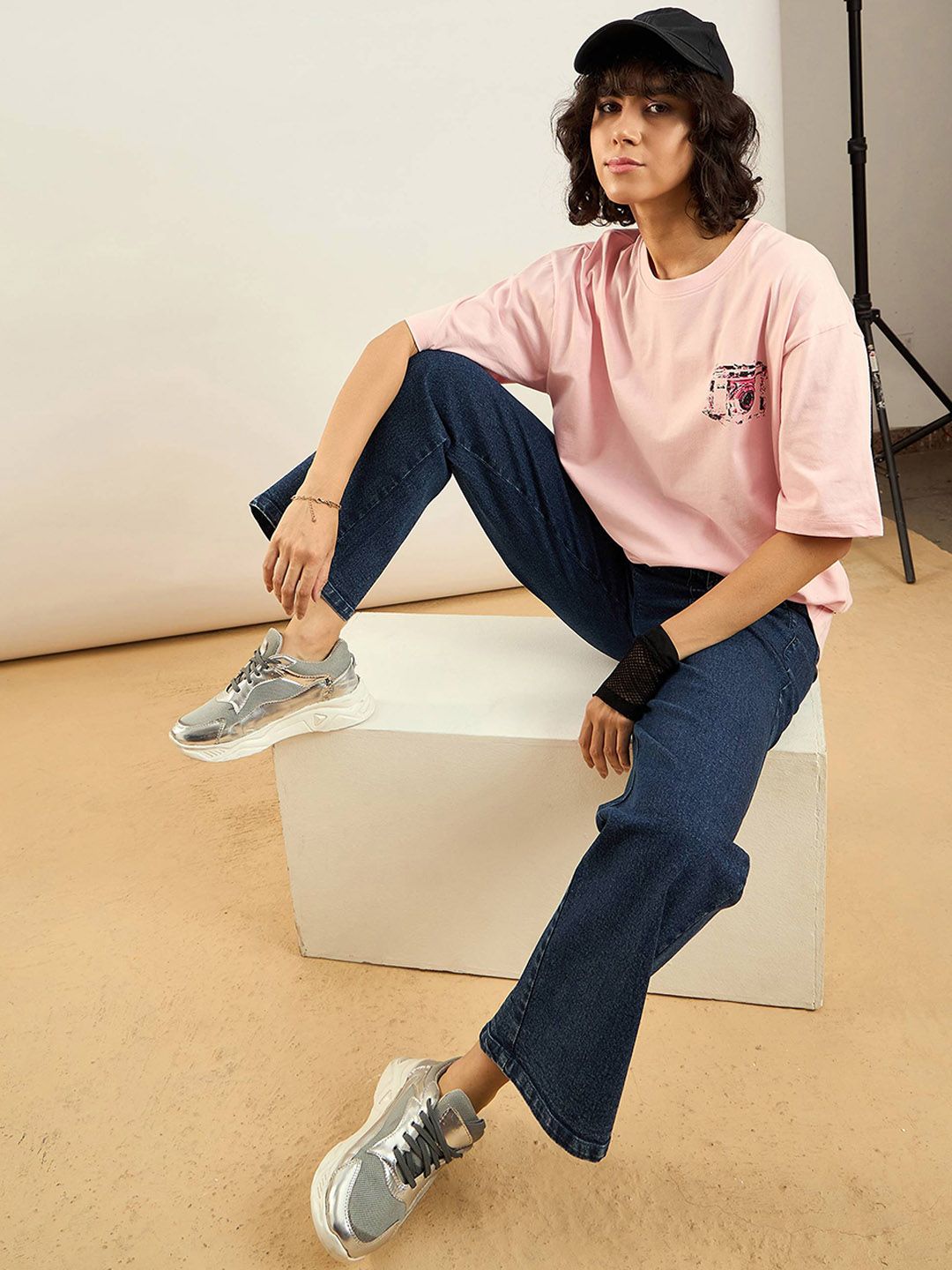 SASSAFRAS Women Straight Fit High-Rise Clean Look Acid Wash Stretchable Jeans