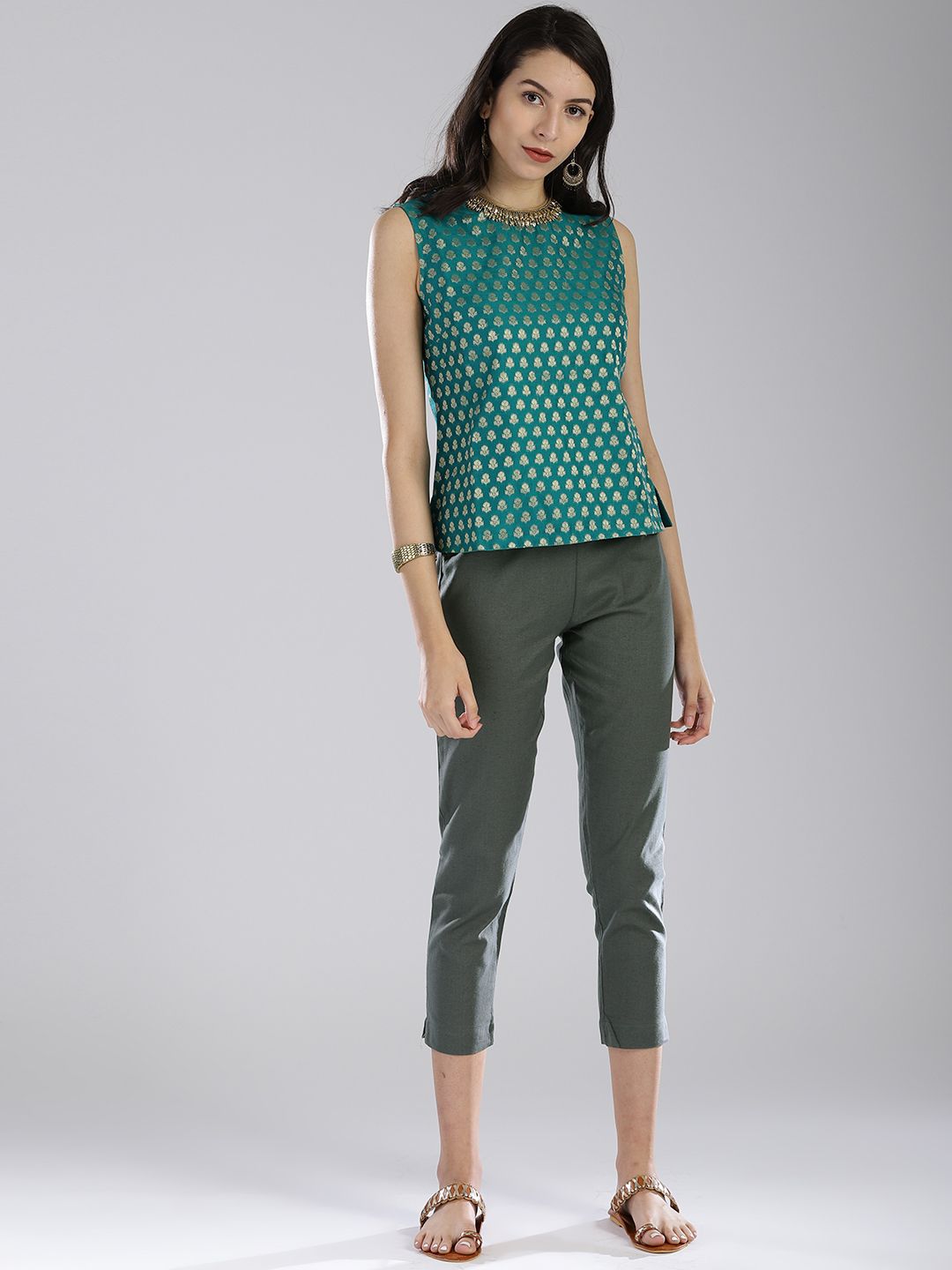 W Women Grey Regular Fit Solid Cropped Trousers