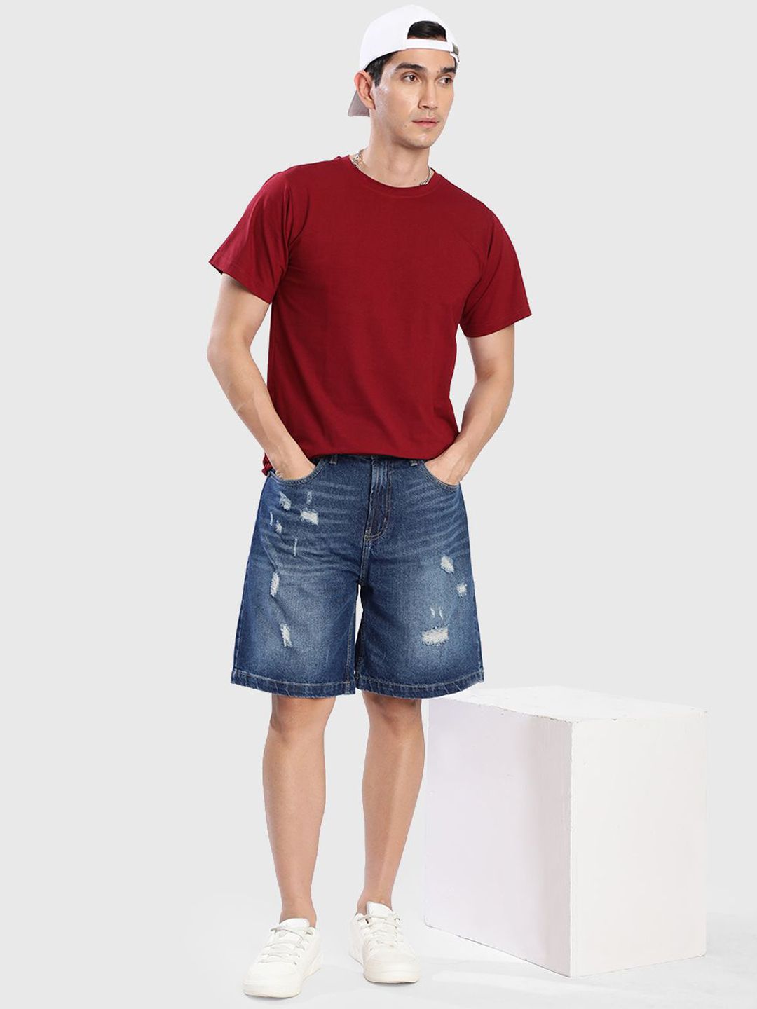 Bene Kleed Men Baggy Fit Distressed Denim Shorts
