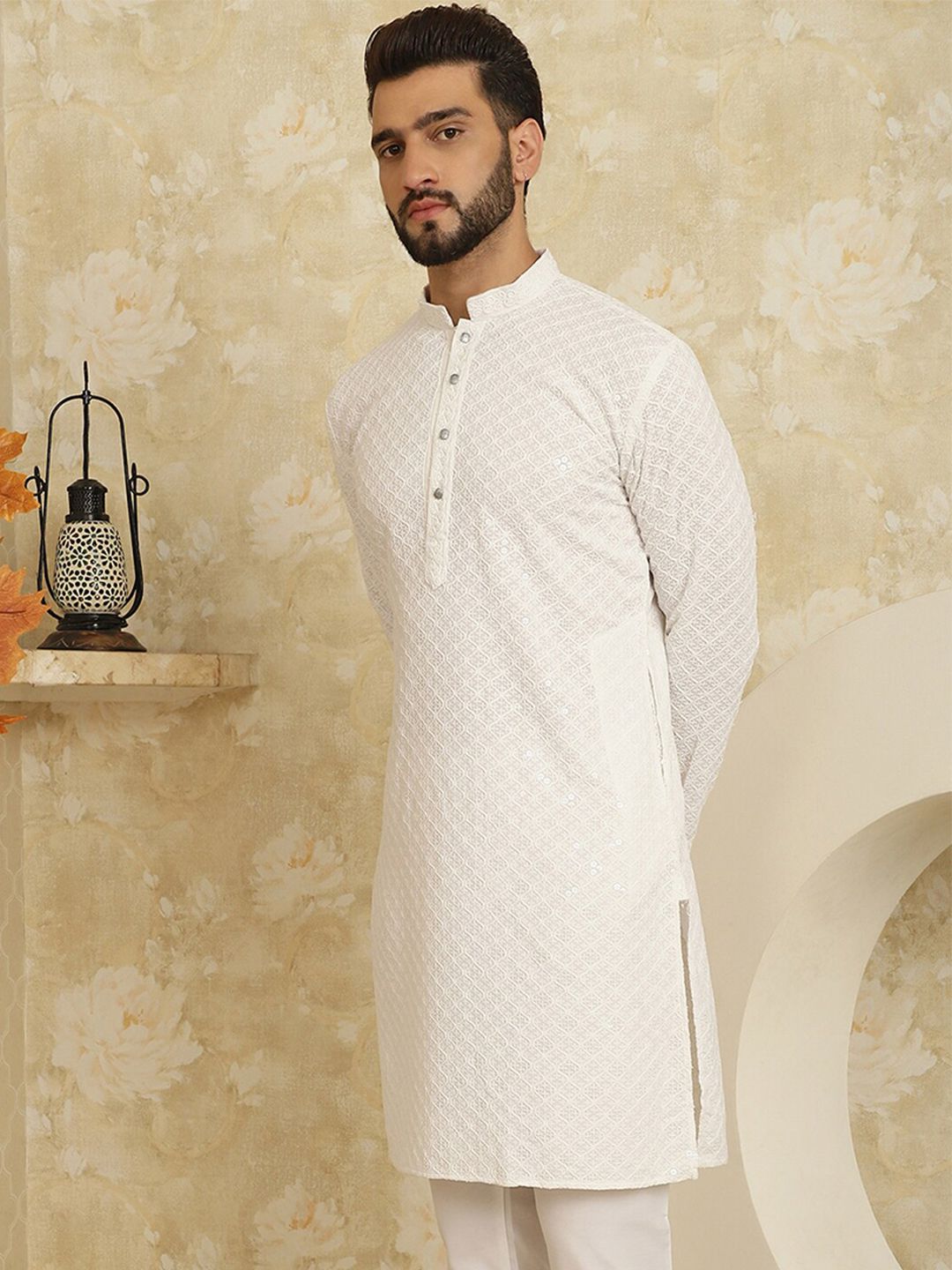 SOJANYA Geometric Embroidered Pure Cotton Mandarin Collar Straight Kurta