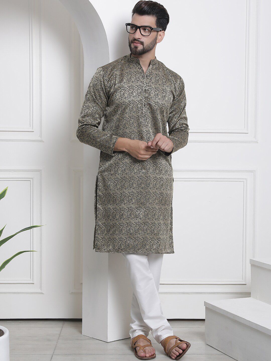SOJANYA Ethnic Motifs Woven Design Mandarin Collar Straight Kurta
