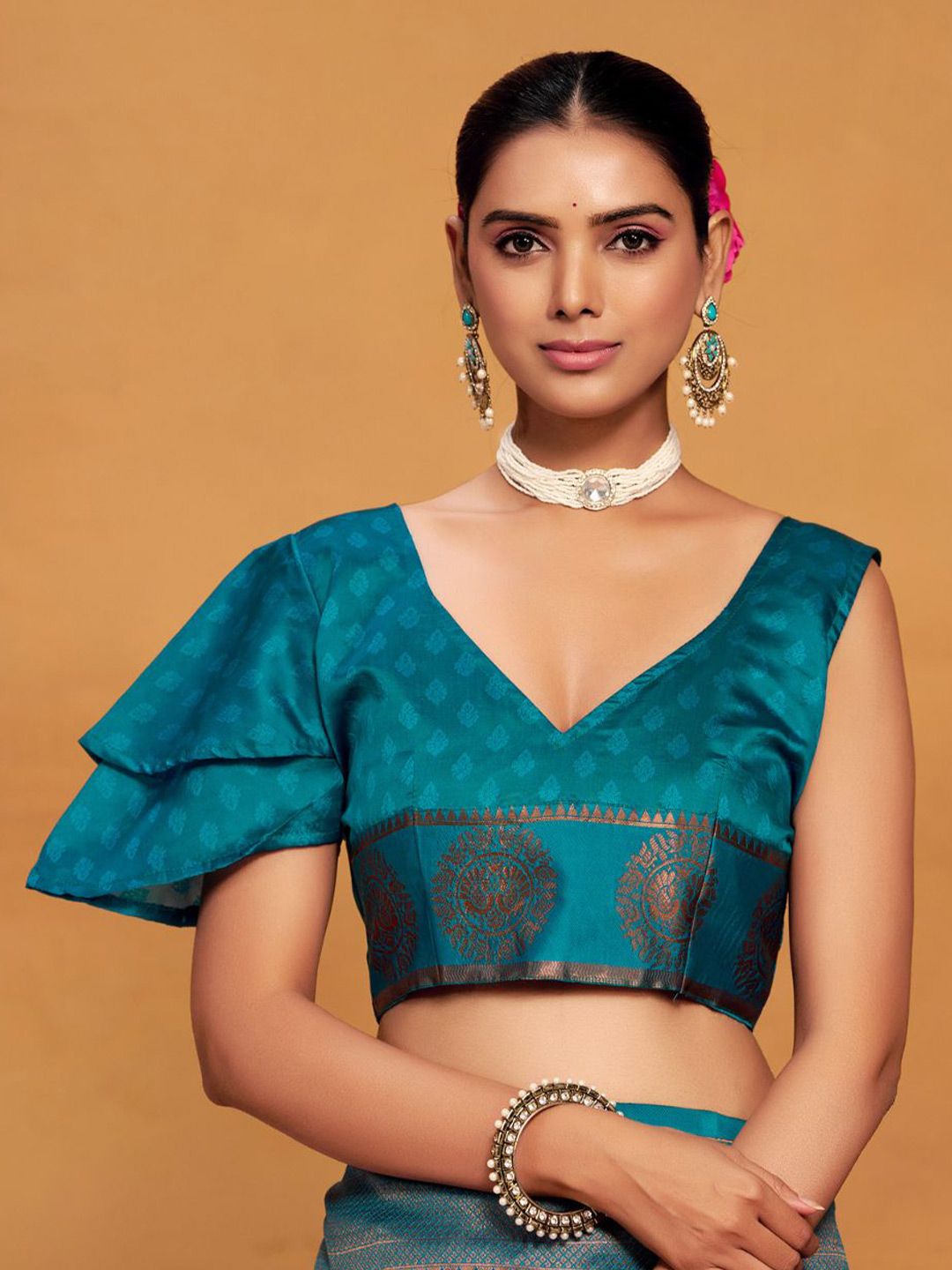 KALINI Woven Design Silk Blend Paithani Saree