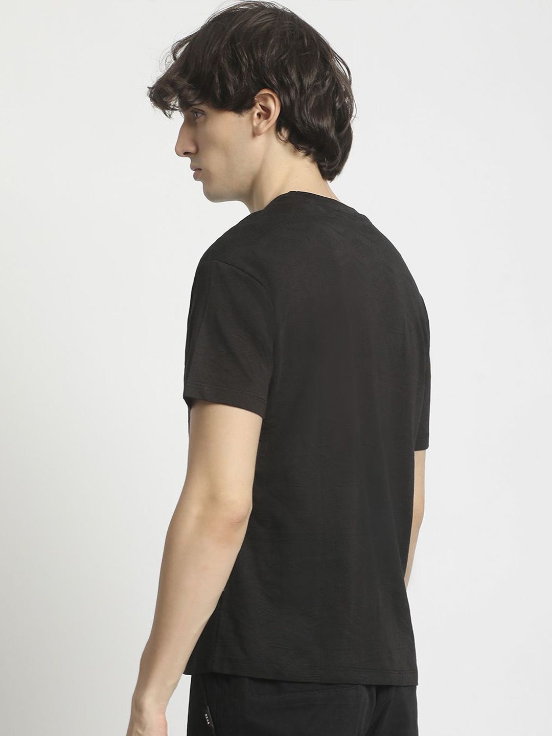 The Bear House Men Solid Round Neck Tshirt