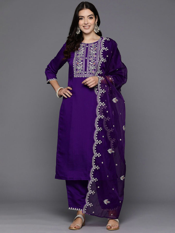 Indo Era Women Floral Embroidered Thread Work Kurta with Trousers & With Dupatta