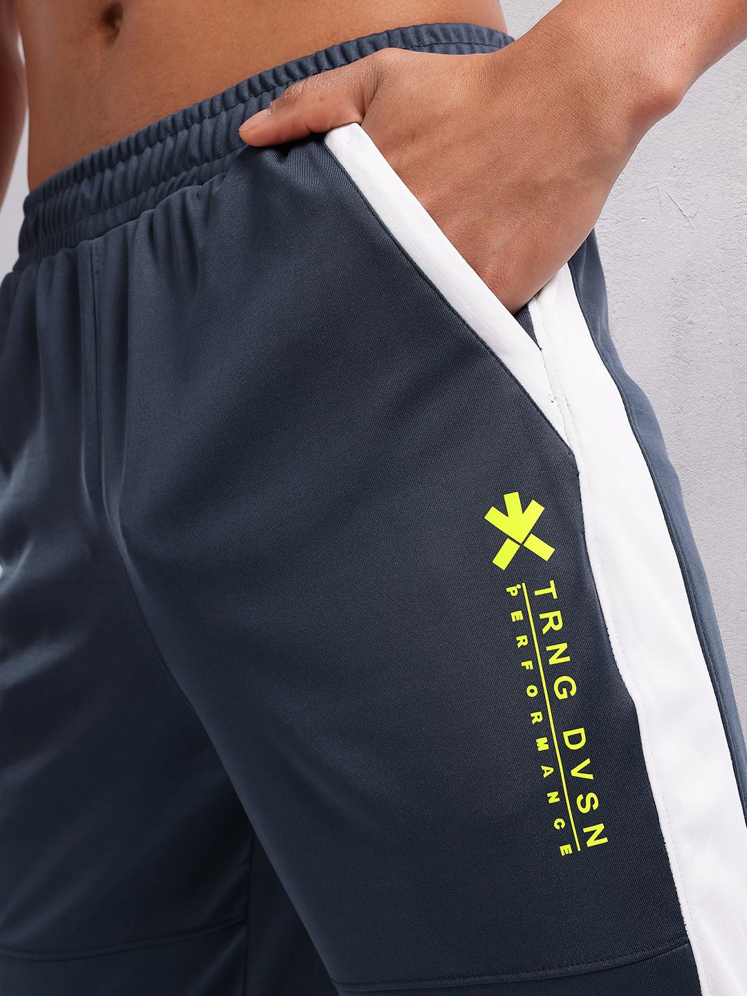 HRX by Hrithik Roshan Men Mid-Rise Rapid-Dry Training Joggers with Side Taping
